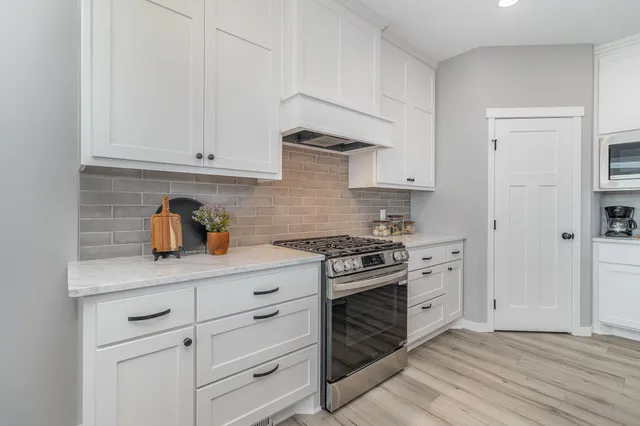 $689,900 | 3831 221st Avenue Northwest, Oak Grove, MN 55303