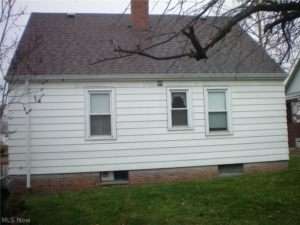 6088 Manchester Road Parma, OH 44129 - Photo 2 of 19