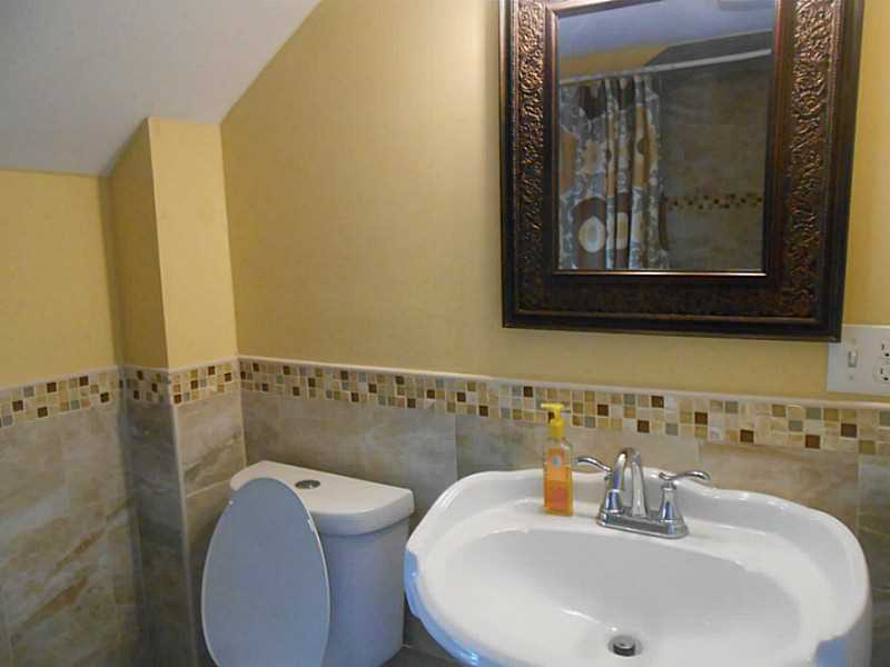 113 Benedict Road Warwick, RI 02888 - Photo 15 of 17 Bathroom.
