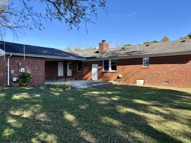 $1,695 | 218 Greenfield Avenue, Tullahoma, TN 37388