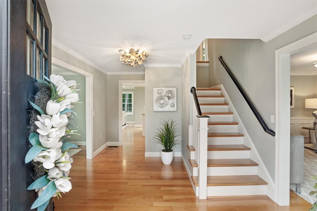 42 Lantern Road Lincoln, RI 02865 - Photo 3 of 50 Gallery Image 3