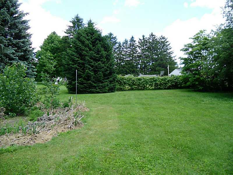 110 Elmbrook Road Beaver Falls, PA 15010 - Photo 3 of 17 Yard/Garden.