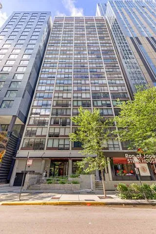 $205,000 | 230 East Ontario Street, Unit 905, Chicago, IL 60611