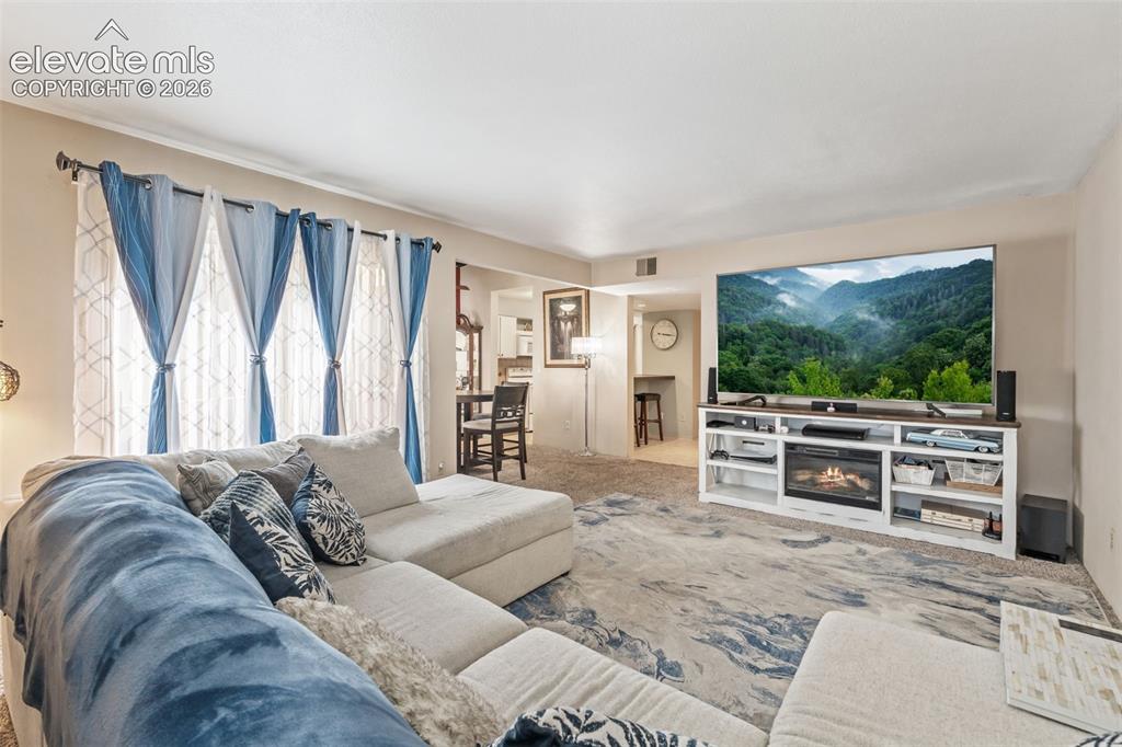 3330 Templeton Gap Road, Unit 6 Colorado Springs, CO 80907 - Photo 11 of 40