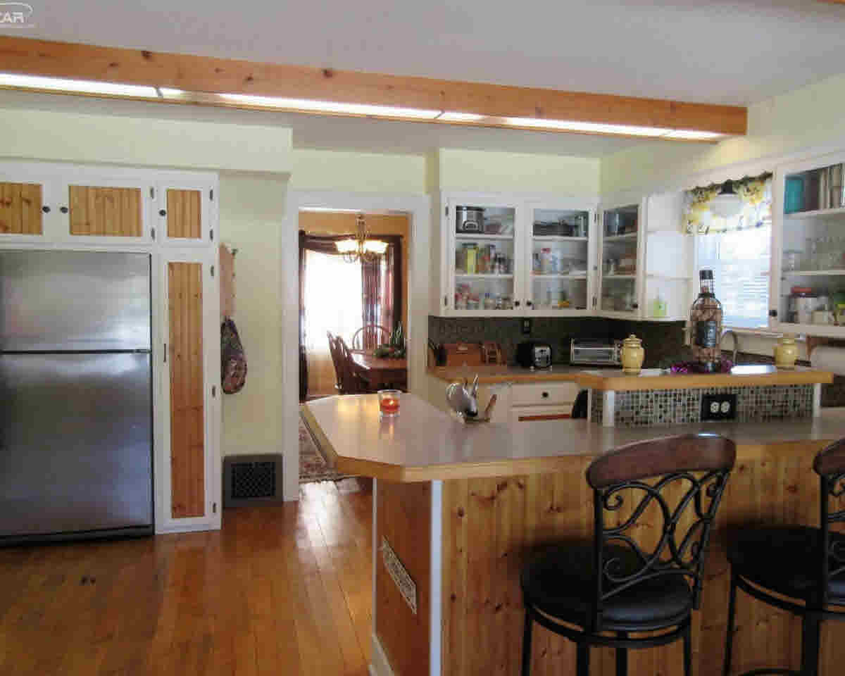 8076 Beecher Road Flushing, MI 48433 - Photo 10 of 36 21271738-9.JPG