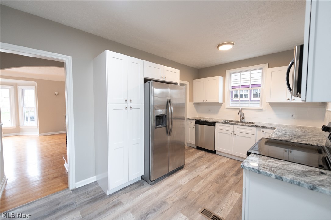 3551 Cedarbrook Road Cleveland, OH 44118 - Photo 10 of 35