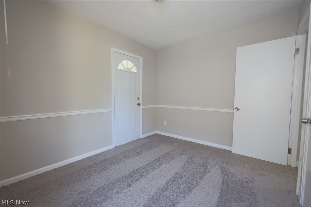 23721 Colbourne Road Euclid, OH 44123 - Photo 7 of 24