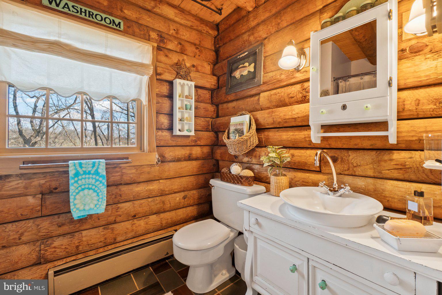 811 Upper Glencoe Road Sparks Glencoe, MD 21152 - Photo 24 of 36 2nd floor full bathroom