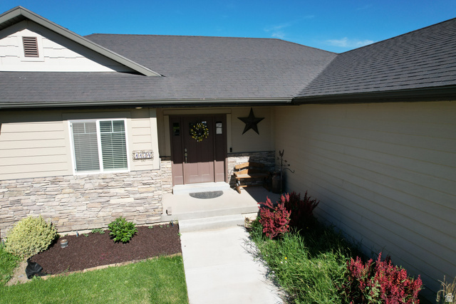 1134 Vista Ridge Drive Santaquin, UT 84655 - Photo 3 of 50