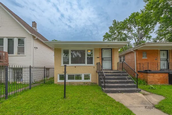 $249,000 | 11955 South Prairie Avenue, Chicago, IL 60628