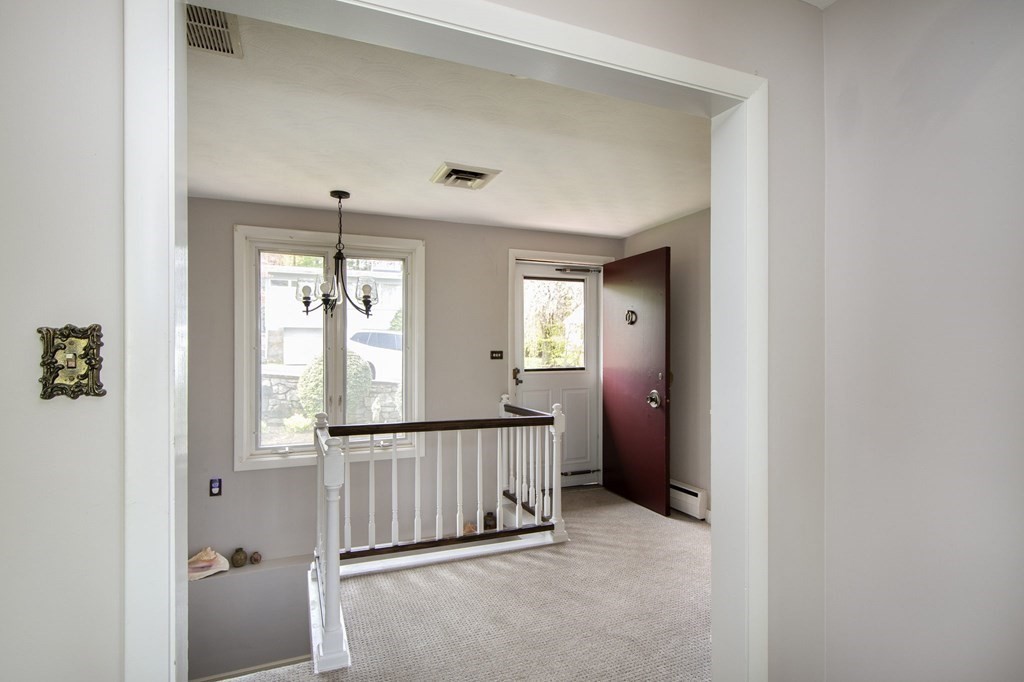 196 Governors Road Quincy, MA 02169 - Photo 11 of 34 Gallery Image 11