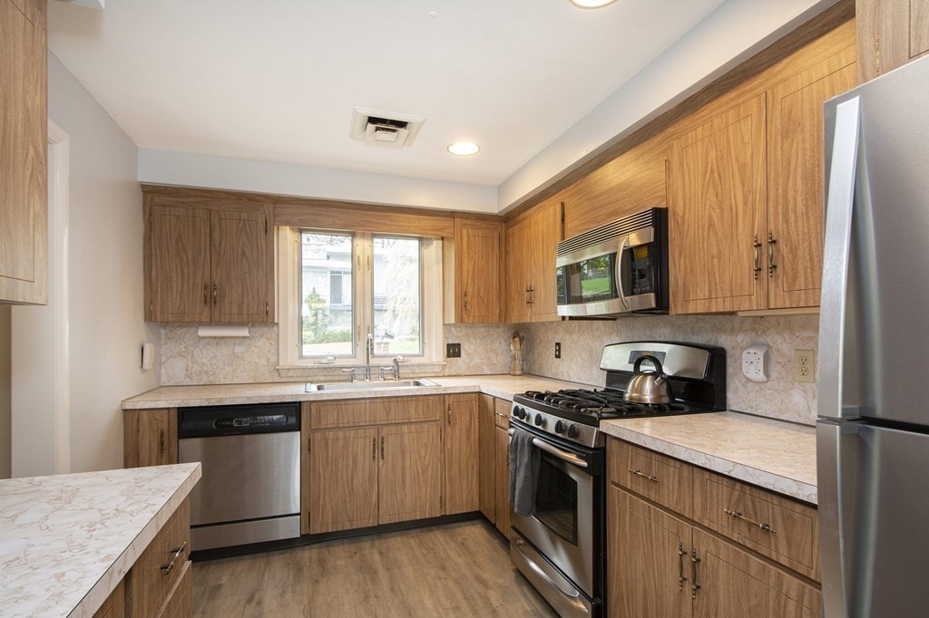 196 Governors Road Quincy, MA 02169 - Photo 15 of 34 Gallery Image 15