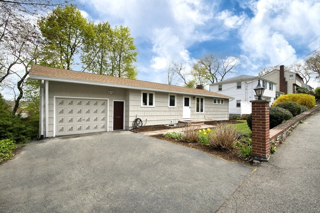 196 Governors Road Quincy, MA 02169 - Photo 3 of 34 Gallery Image 3