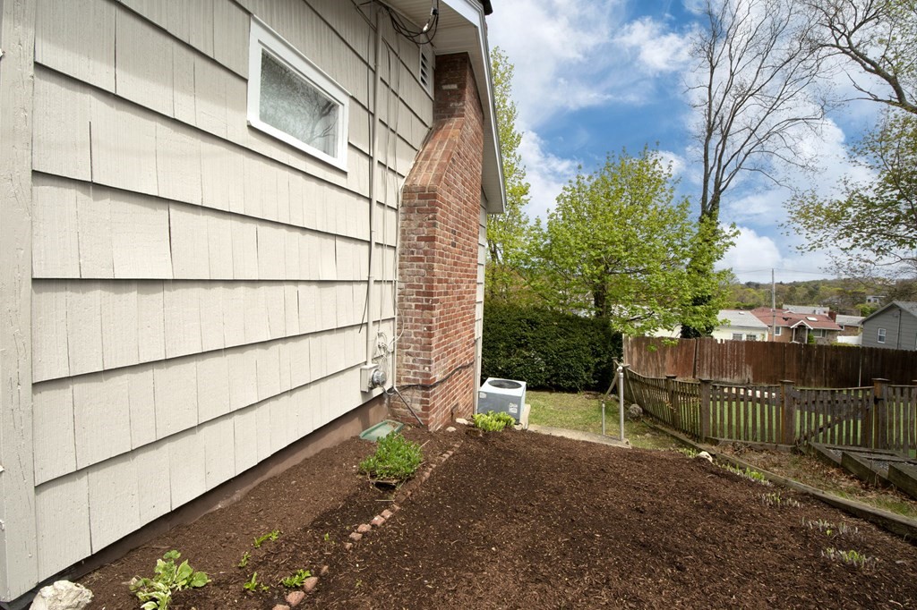 196 Governors Road Quincy, MA 02169 - Photo 6 of 34 Gallery Image 6