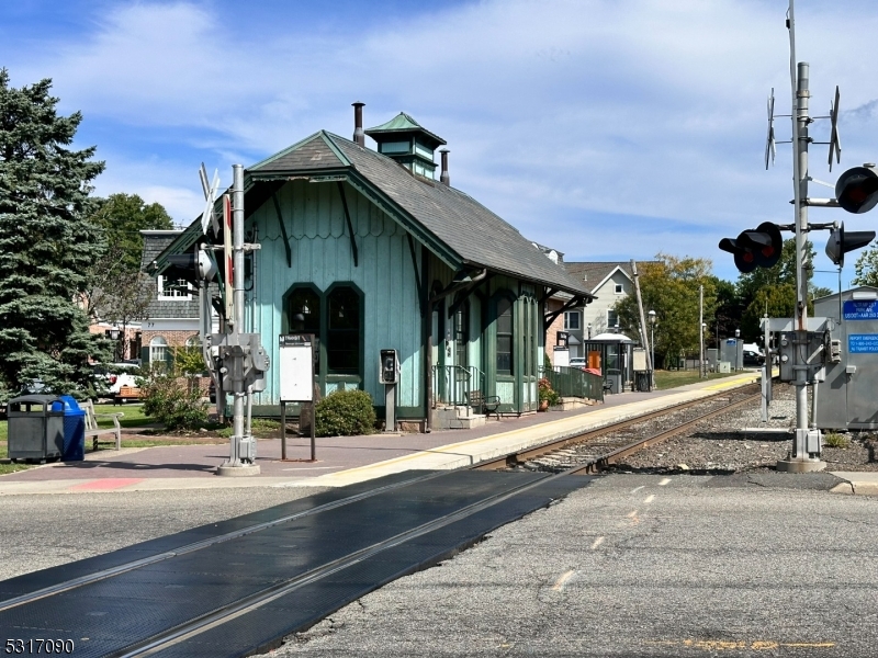 107A South Maple Avenue, Unit A Park Ridge, NJ 07656 - Photo 23 of 25