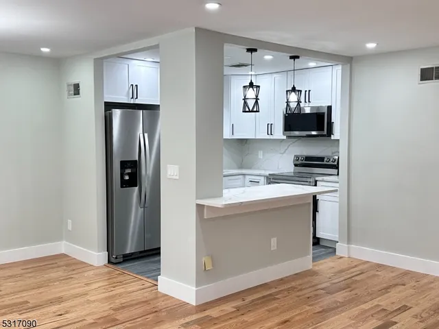 $3,150 | 107A South Maple Avenue, Unit A, Park Ridge, NJ 07656