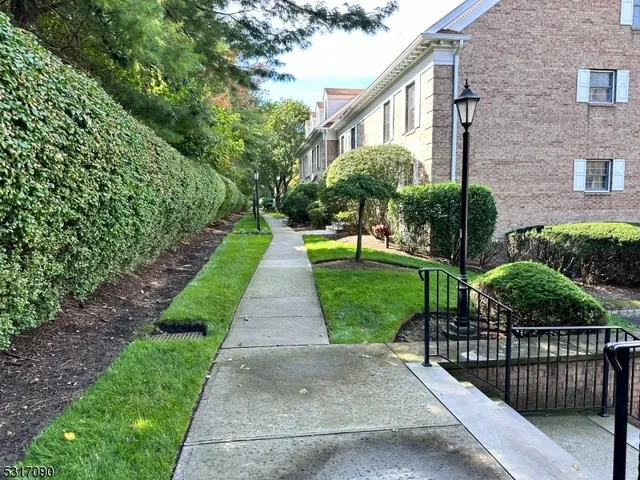$3,150 | 107A South Maple Avenue, Unit A, Park Ridge, NJ 07656