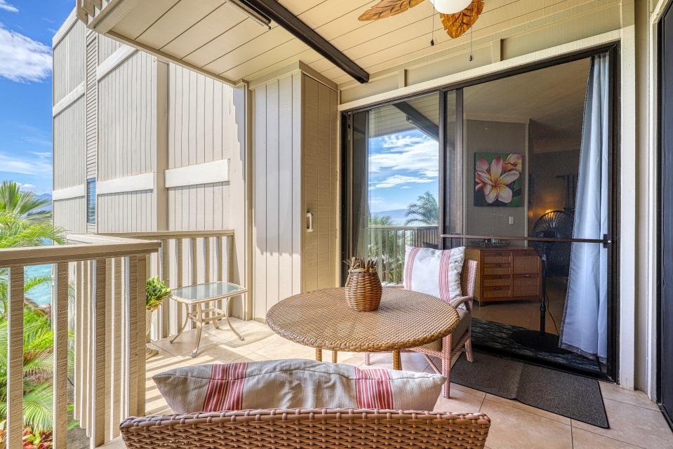 4435 Lower Honoapiilani Road, Unit 204 Lahaina, HI 96761 - Photo 4 of 20