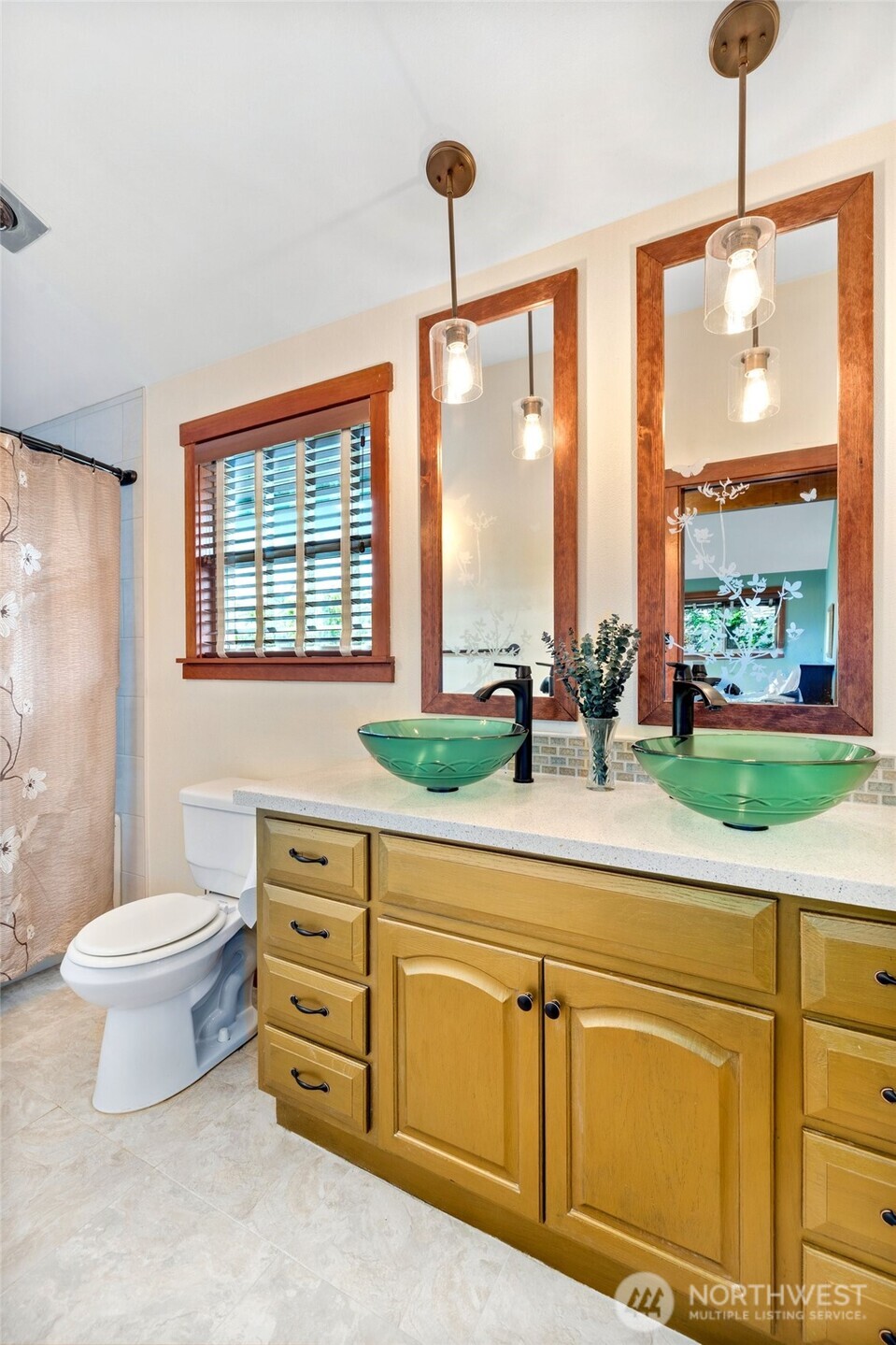 10320 Kay Way Mukilteo, WA 98275 - Photo 14 of 40