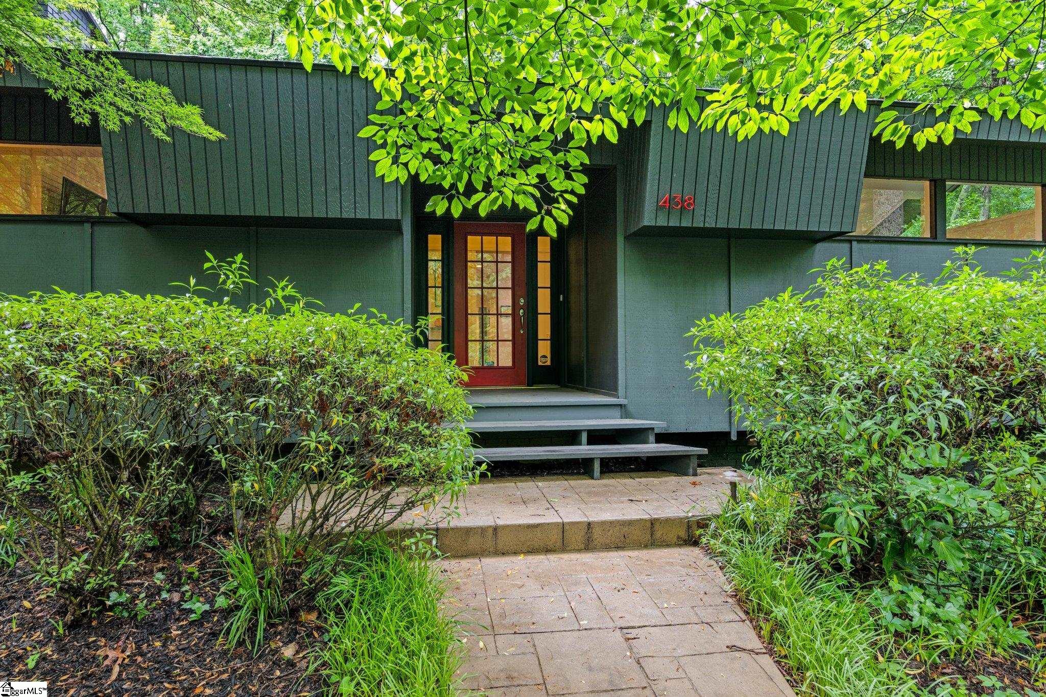 438 Henderson Road Greenville, SC 29607 - Photo 3 of 40