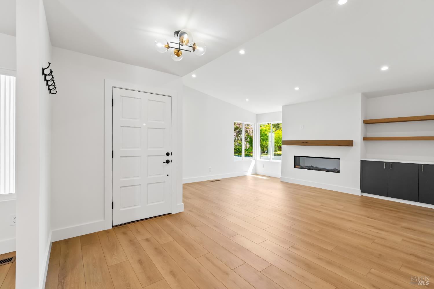 1812 Sansone Drive Santa Rosa, CA 95403 - Photo 10 of 32 Gallery Image 10