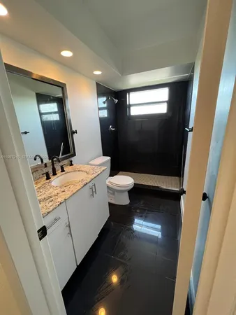 $2,300 | 1939 Jefferson Street, Unit 401, Hollywood, FL 33020