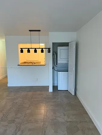 $2,300 | 1939 Jefferson Street, Unit 401, Hollywood, FL 33020