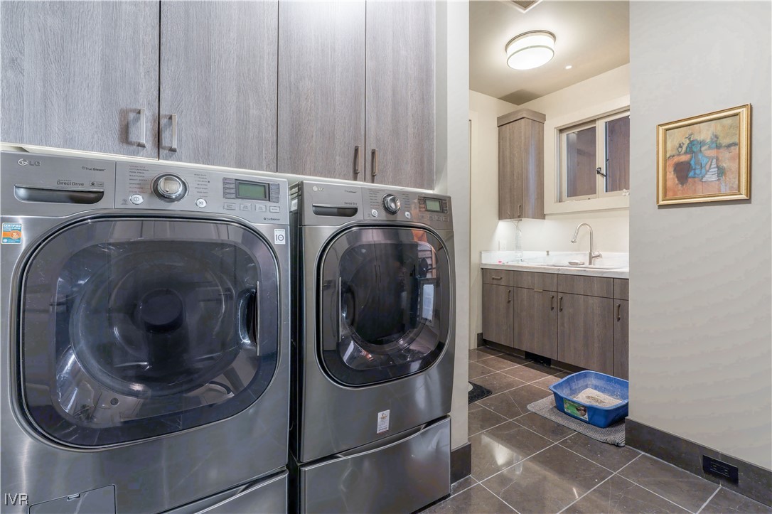 475 Tuscarora Road Crystal Bay, NV 89402 - Photo 28 of 49 a utility room with dryer and washer