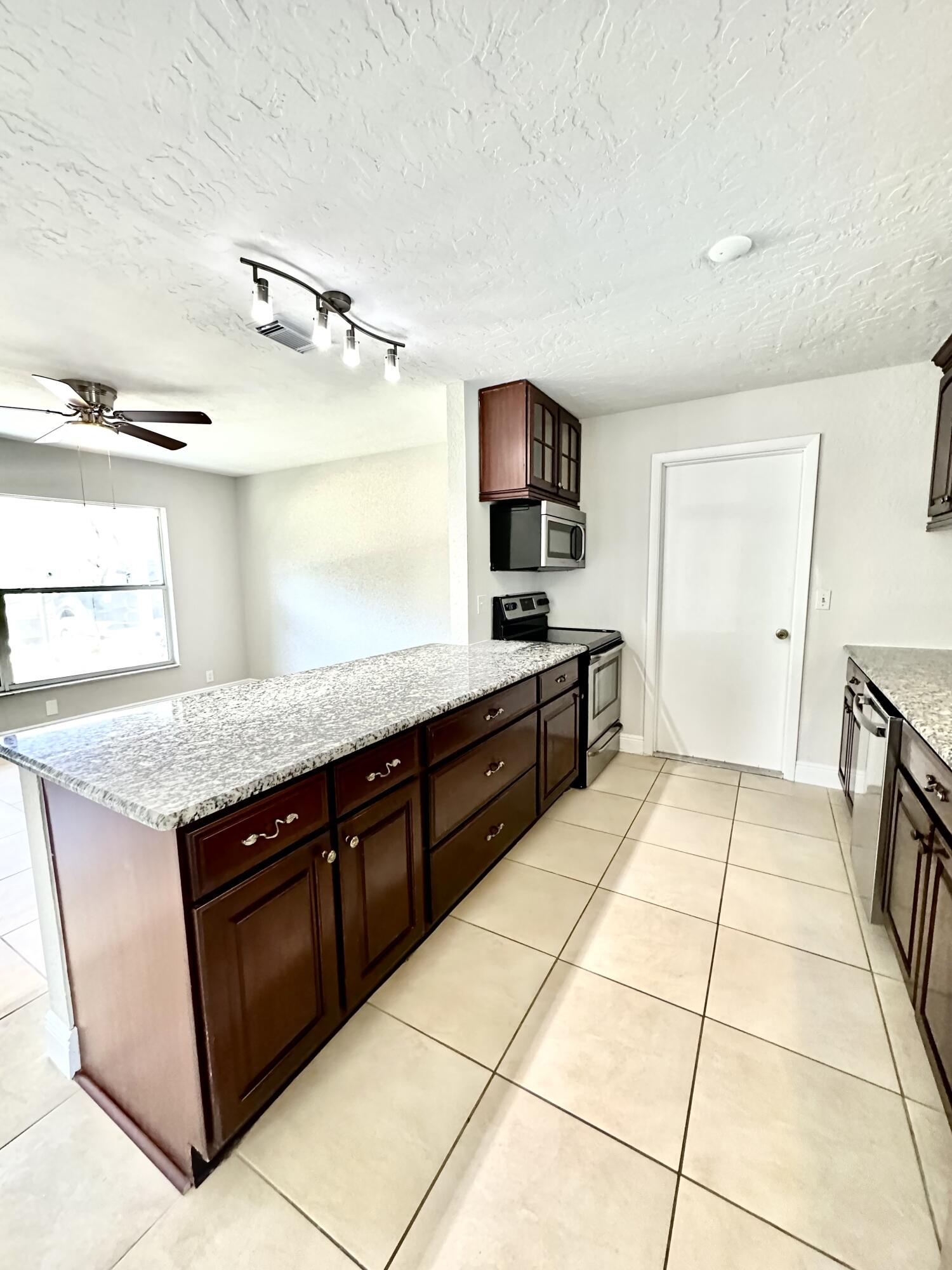 741 Southwest Aster Road Port St. Lucie, FL 34953 - Photo 9 of 32 IMG_8085