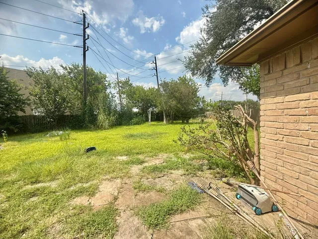 $2,000 | 3602 Brier Gardens Drive, Houston, TX 77082