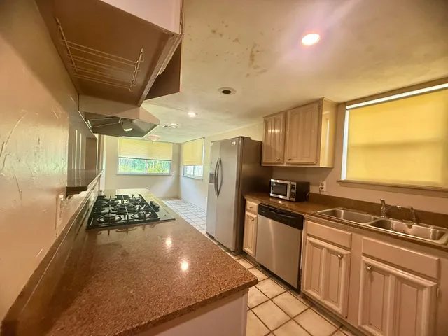 $2,000 | 3602 Brier Gardens Drive, Houston, TX 77082