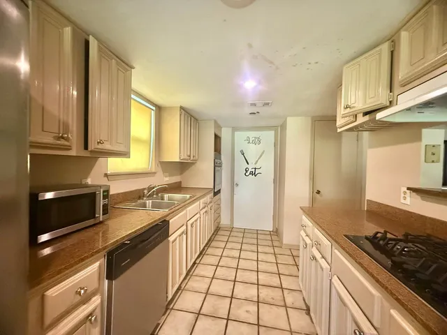 $2,000 | 3602 Brier Gardens Drive, Houston, TX 77082