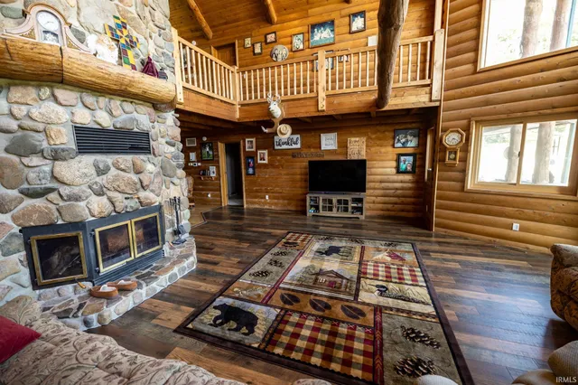 $1,500,000 | 4108 North 100 West, Rochester, IN 46975