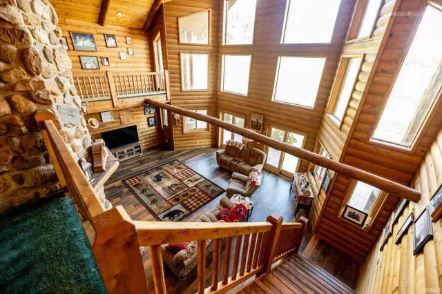 $1,500,000 | 4108 North 100 West, Rochester, IN 46975