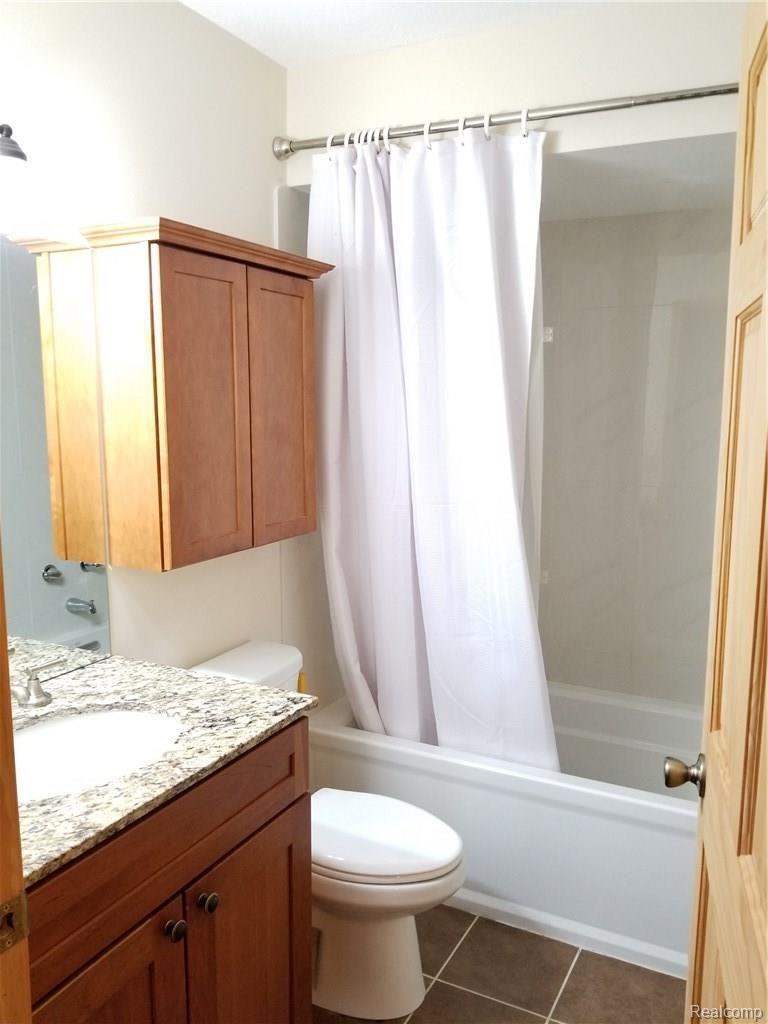 3295 North Burkhart Road Howell, MI 48855 - Photo 26 of 35 20180322_193951.jpg