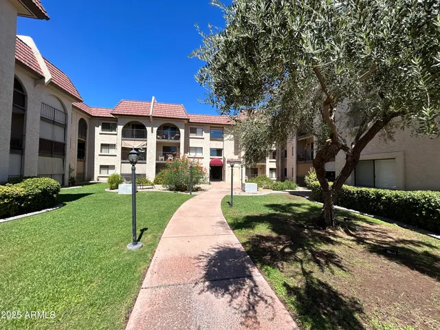 $895 | 3033 East Devonshire Avenue, Unit 3008, Phoenix, AZ 85016