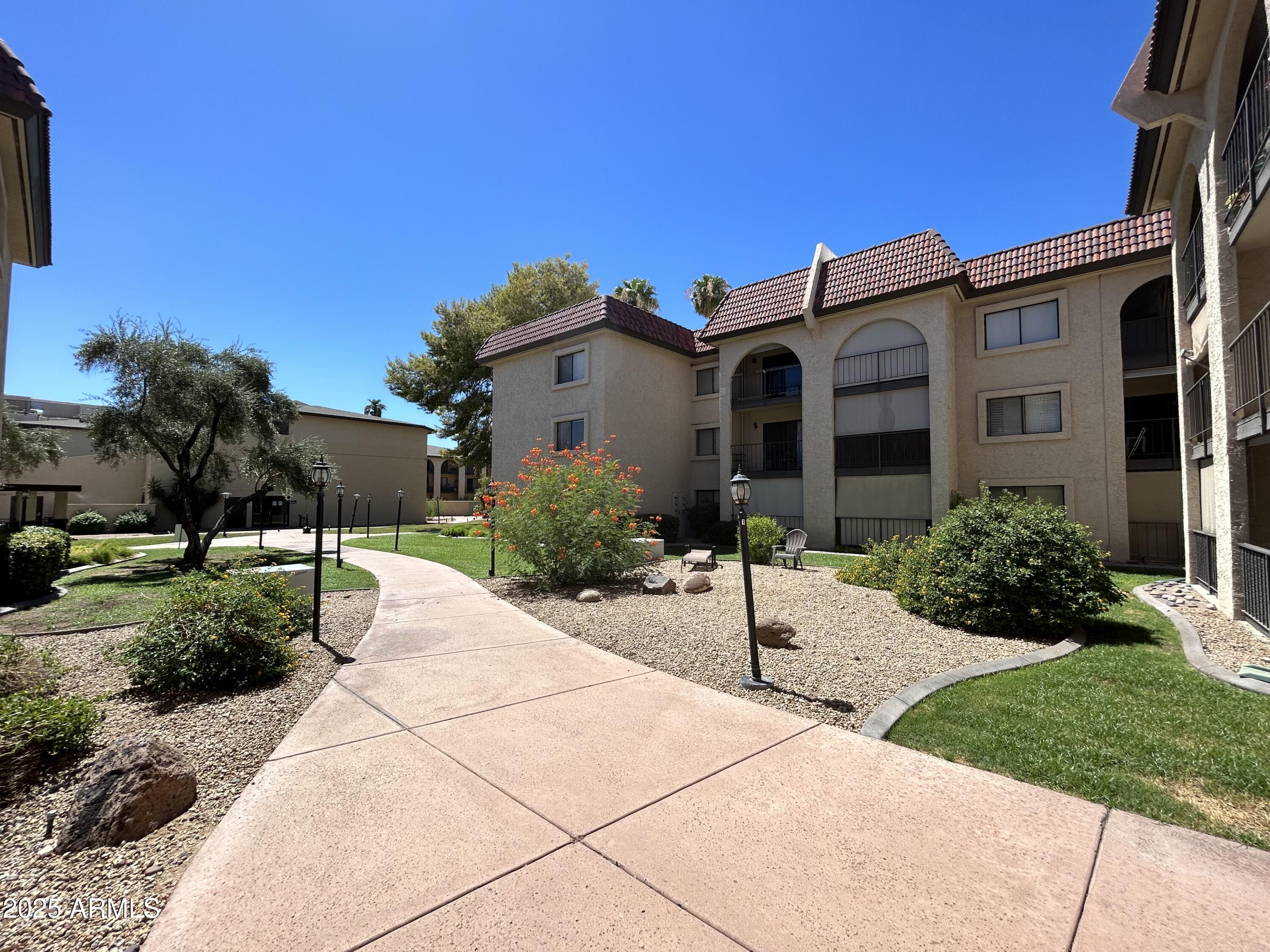 3033 East Devonshire Avenue, Unit 3008 Phoenix, AZ 85016 - Photo 8 of 11 IMG_0183
