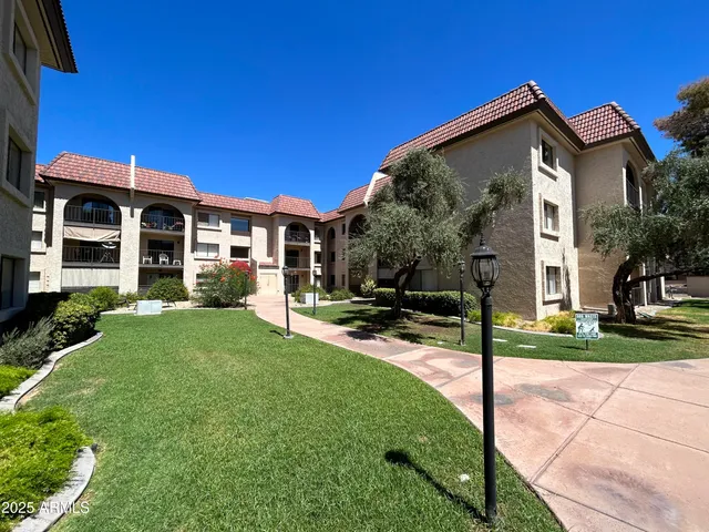 $895 | 3033 East Devonshire Avenue, Unit 3008, Phoenix, AZ 85016