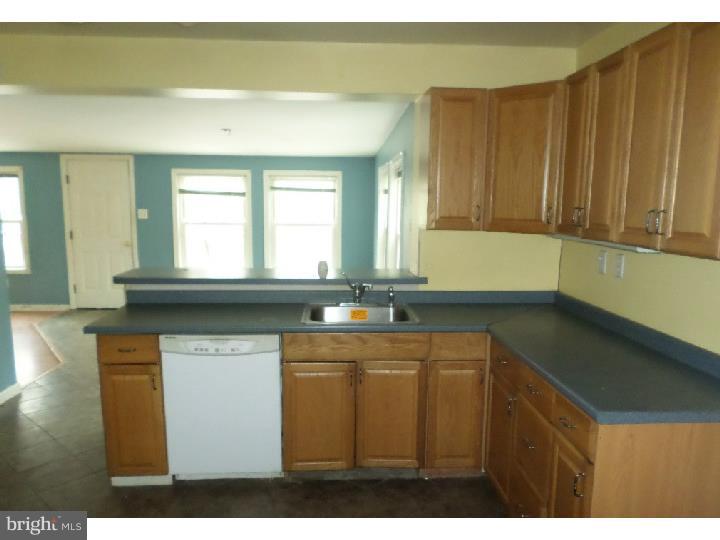 2615 Radcliffe Road Broomall, PA 19008 - Photo 4 of 22 Gallery Image 4