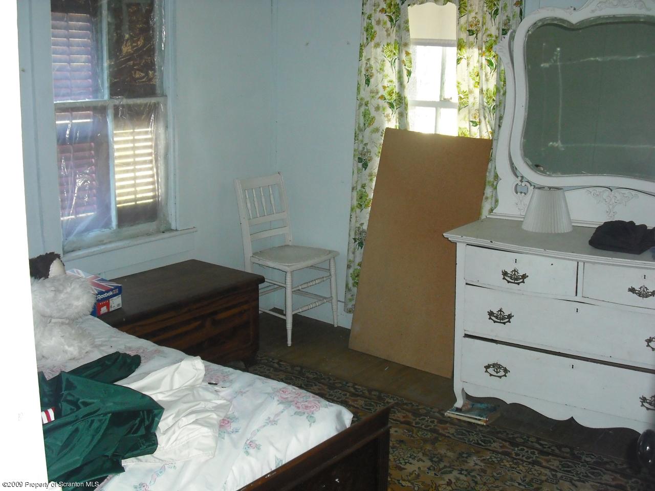 129 Willard Road Carbondale, PA 18407 - Photo 8 of 11 Gallery Image 8