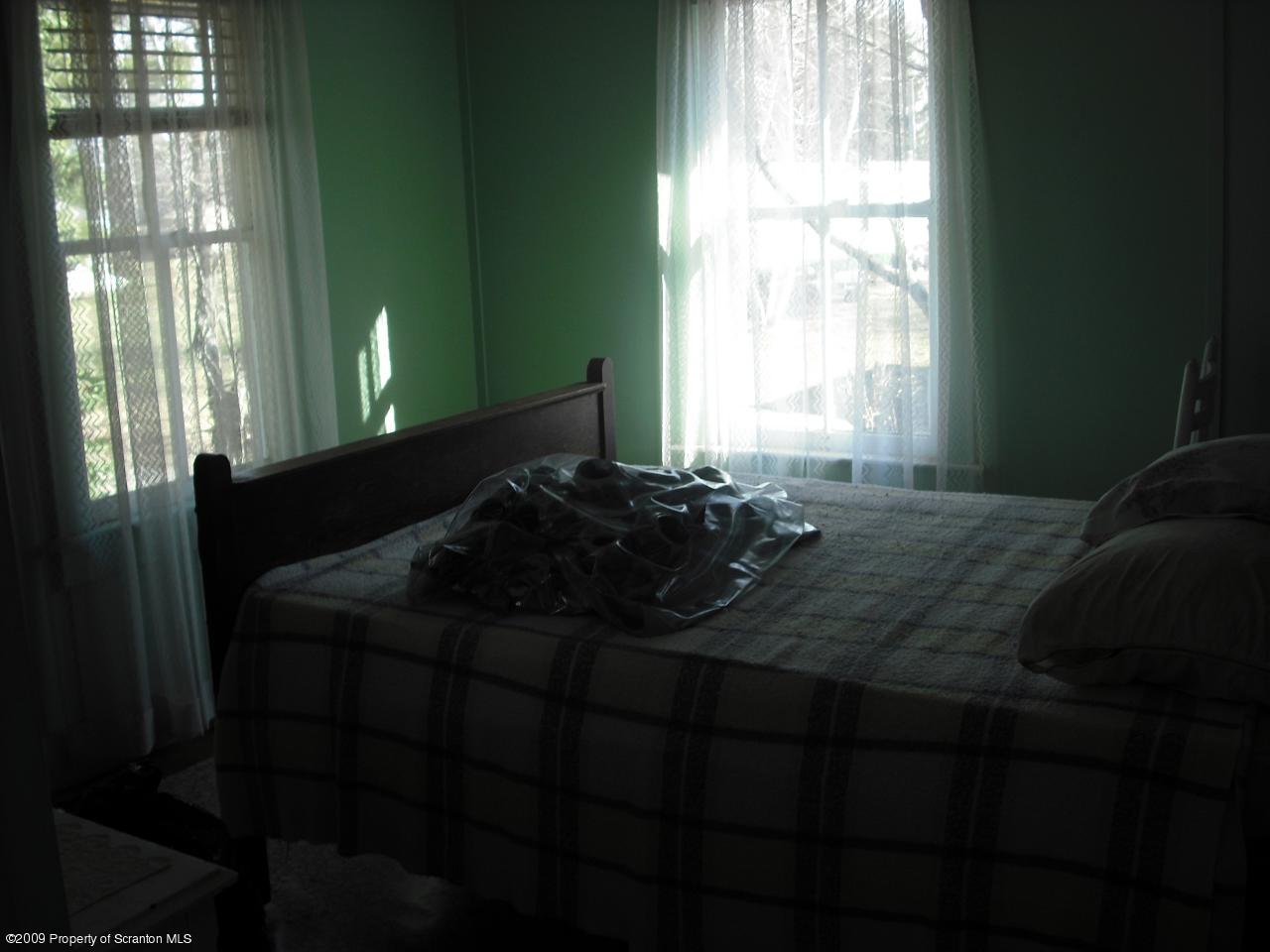 129 Willard Road Carbondale, PA 18407 - Photo 9 of 11 Gallery Image 9