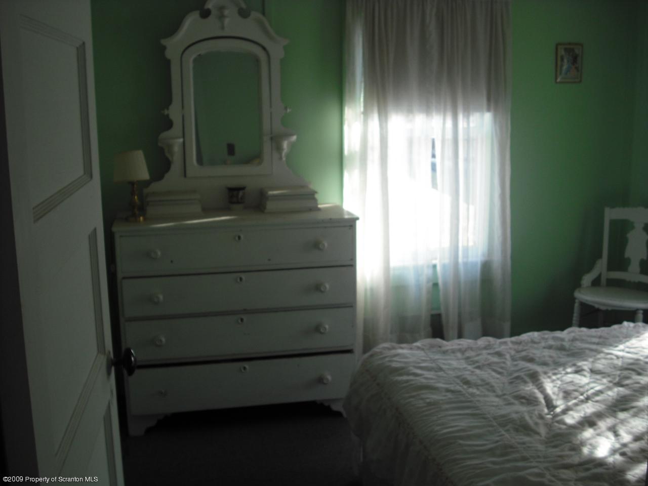 129 Willard Road Carbondale, PA 18407 - Photo 10 of 11 Gallery Image 10