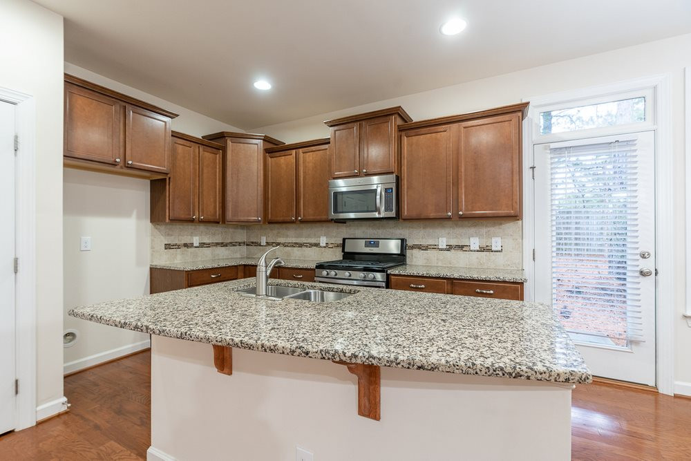 2470 Pecan Ridge Way Apex, NC 27502 - Photo 7 of 30 Kitchen