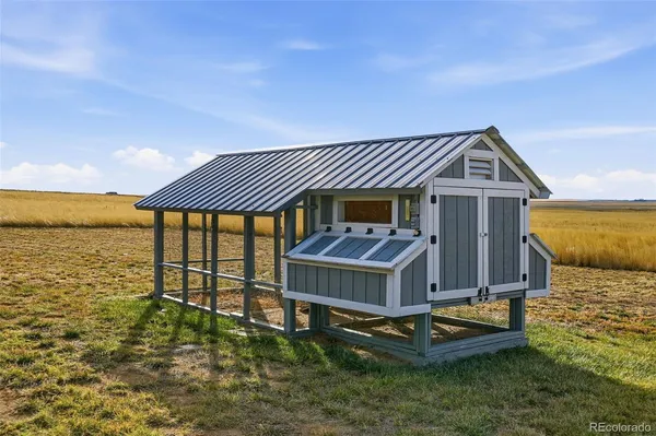 $1,295,000 | 50950 East Maplewood Place, Bennett, CO 80102