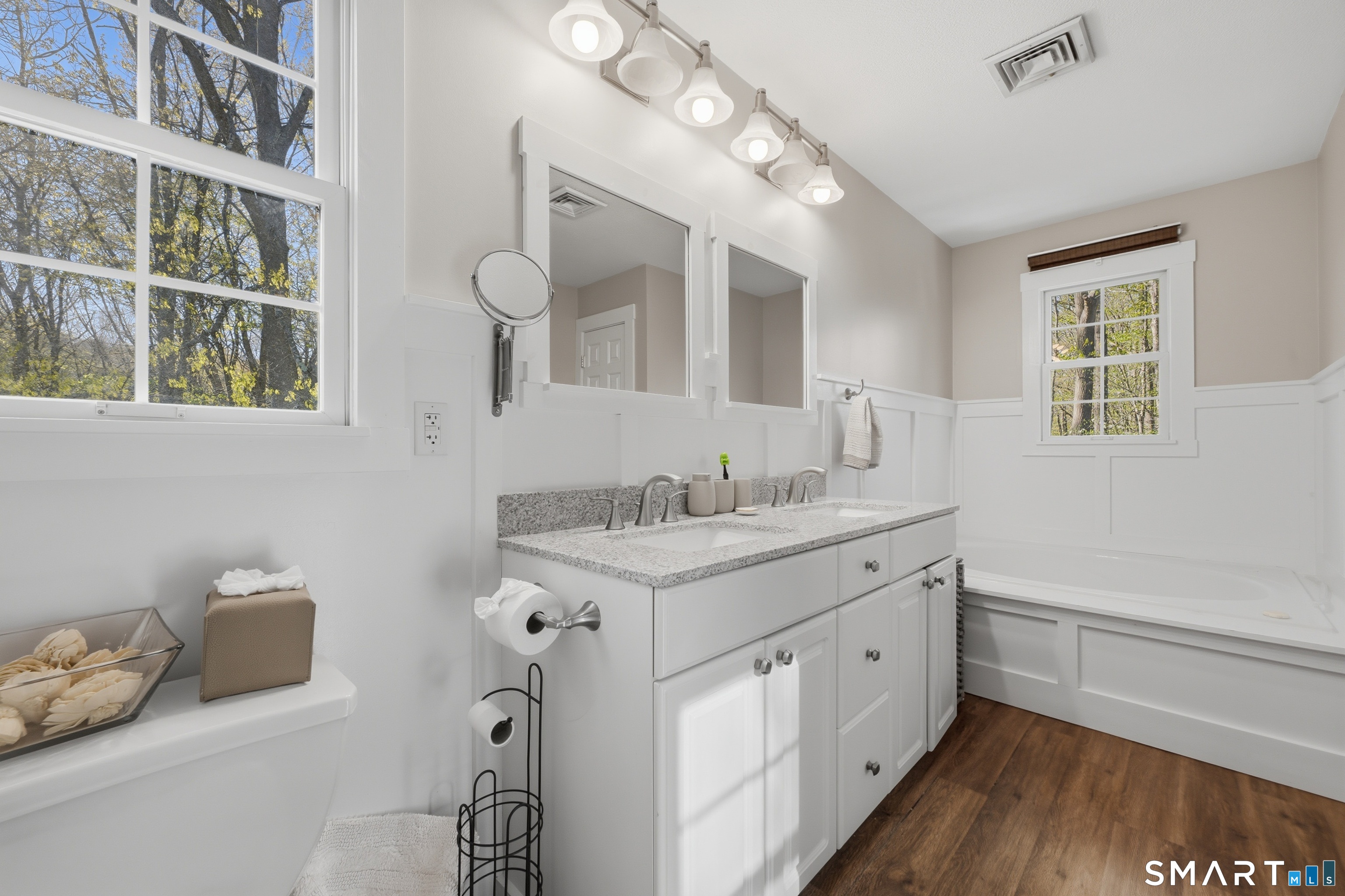 47 Dunbar Lane Hamden, CT 06514 - Photo 14 of 31