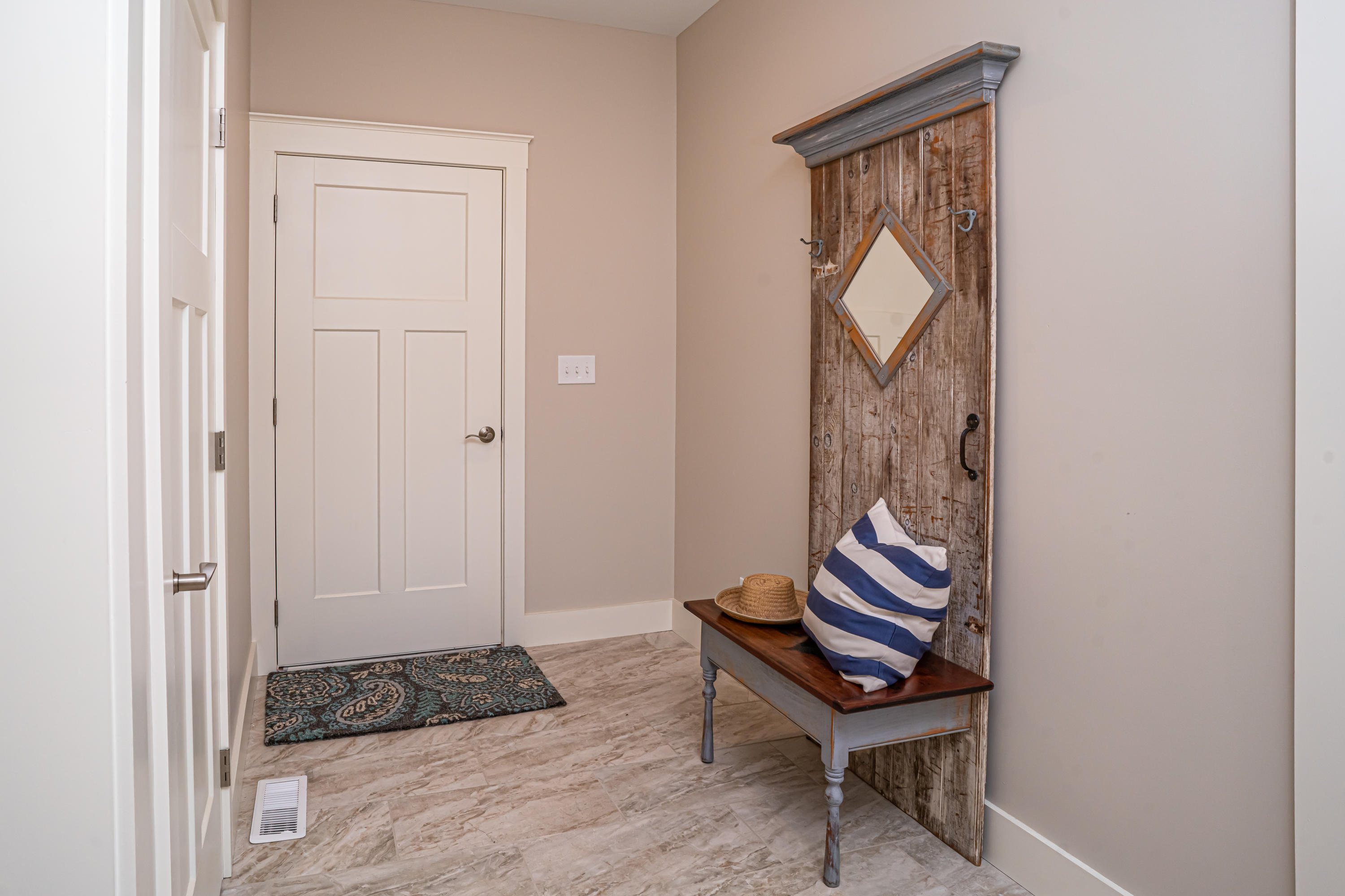 23 Hiltons Run Kittery Point, ME 03905 - Photo 11 of 50 Foyer entrance for added seating