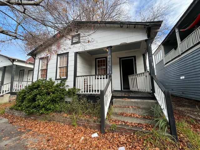 $2,400 | 160 Coming Street, Charleston, SC 29403