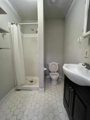 $2,400 | 160 Coming Street, Charleston, SC 29403