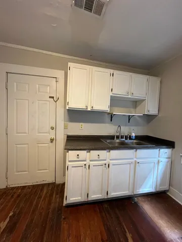 $2,400 | 160 Coming Street, Charleston, SC 29403