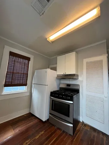 $2,400 | 160 Coming Street, Charleston, SC 29403